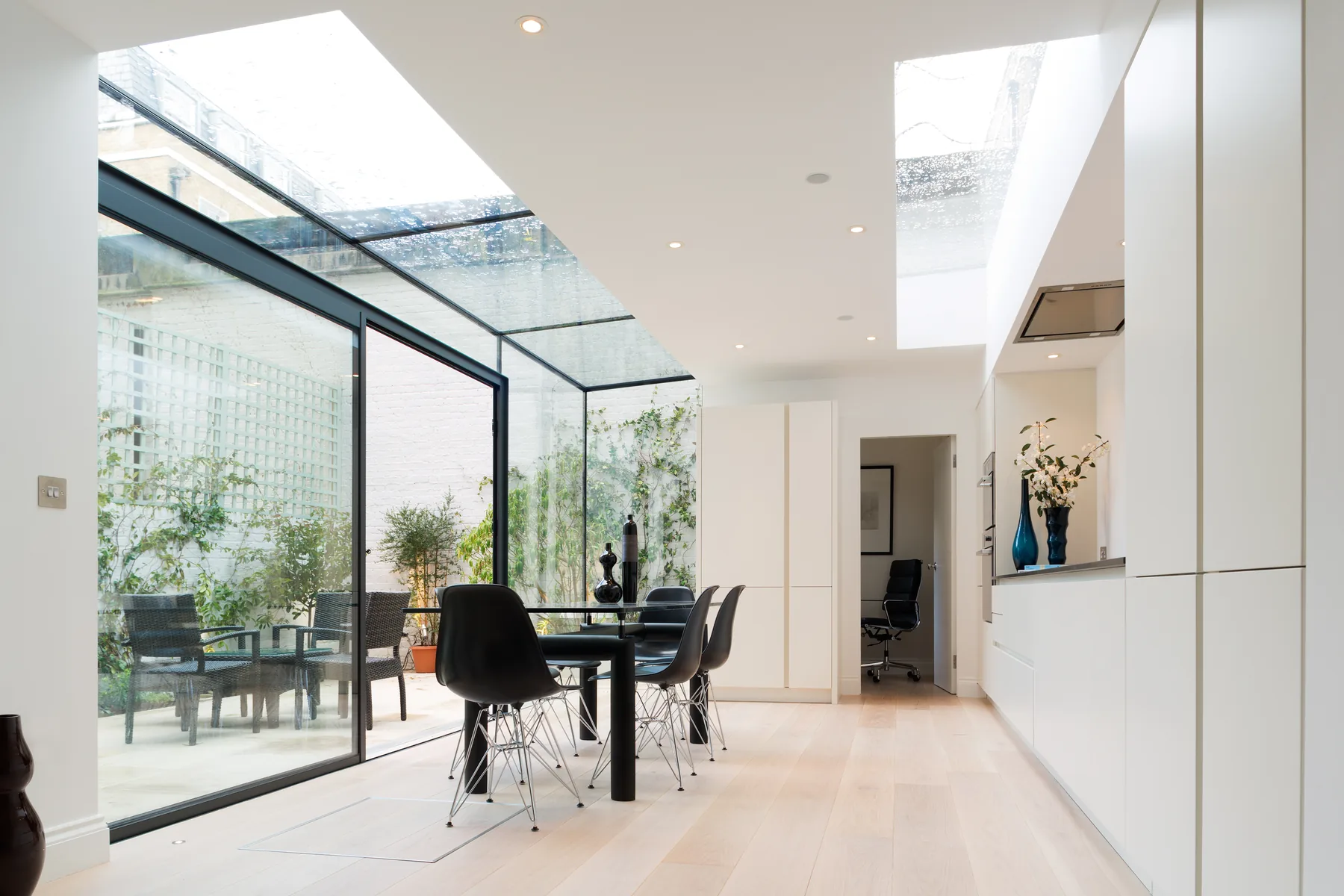 Contemporary glazed kitchen extension at Lexham Gardens